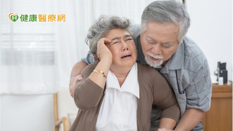失智者需要盡快恢復照顧服務、避免症狀惡化、功能持續退化；同時，家屬也需要盡快獲得喘息服務、緩解壓力，否則實在難保照顧悲劇不再發生。