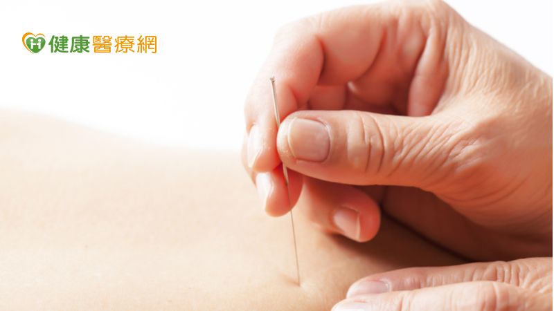 藉由浮針治療雖可以舒緩傷痛，但還是要從根本問題著手，盡量減少3C產品使用時間、注意姿勢及維持運動習慣才是保健的不二法門。