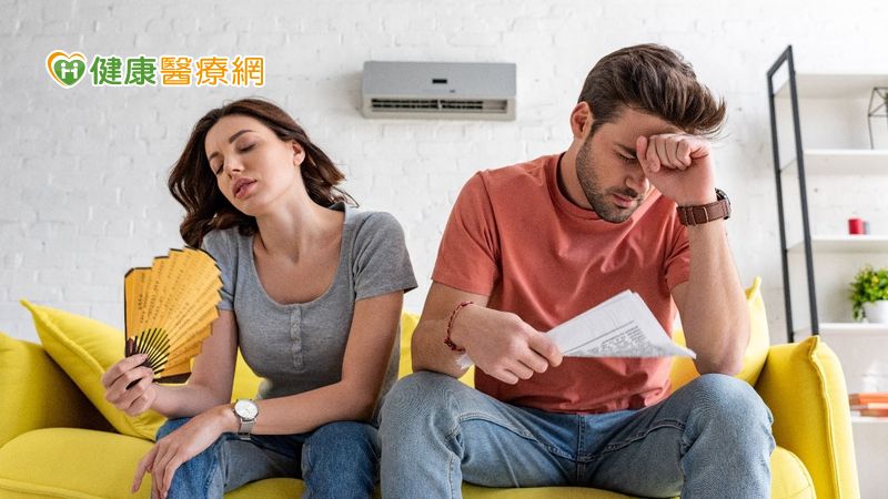 雖然乾眼疾病的形成，來自於長時間的累積，但要避免成為糊矇族，還是得時時提高警覺！由於乾眼疾病有時會出現突發性的視線模糊，眨一眨眼便來的快去的也快，讓國人產生錯覺，只是用眼過度疲勞所致。