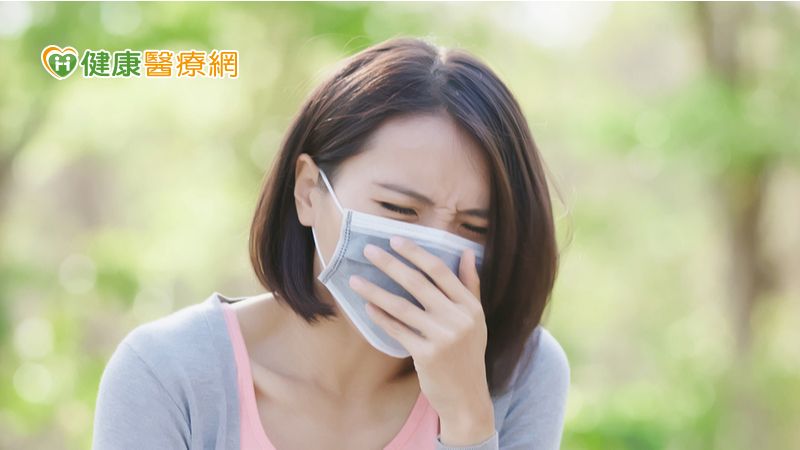 以為久咳不癒是過敏？　它與新冠同時感染 病情恐加劇 