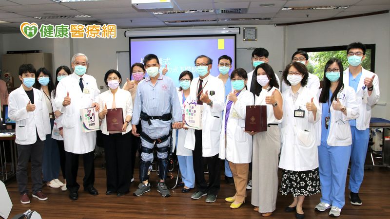 延續醫者大愛　北榮獲贈復健機器人