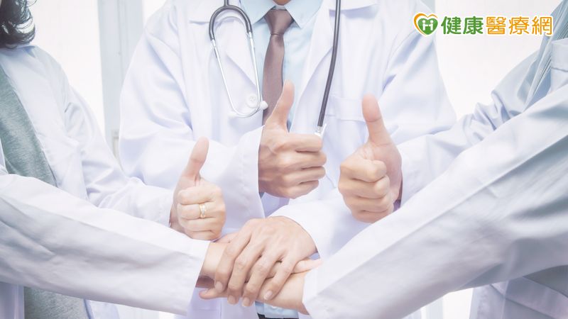 全人醫療科(也稱整合醫學科-hospitalists)歸屬內科部，照護急診轉來不穩定等待住院的病人，全由內科不同次專科主治醫師組成。