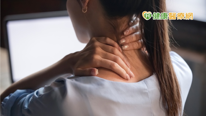 五十肩疼痛難忍　兩種合併療法改善
