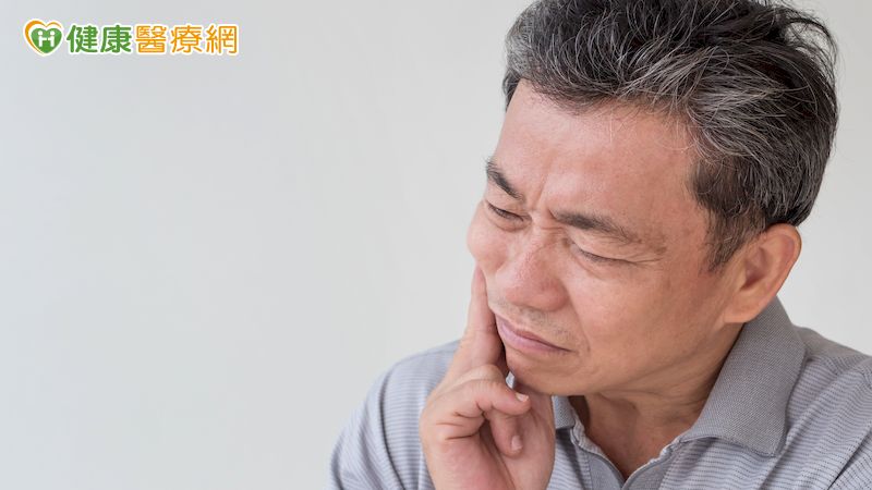 下頷腺是眾多唾液腺之一，下頷腺癌雖然少見，但是惡性比例高，因此，如果在下巴處摸到腫塊一定要馬上就醫