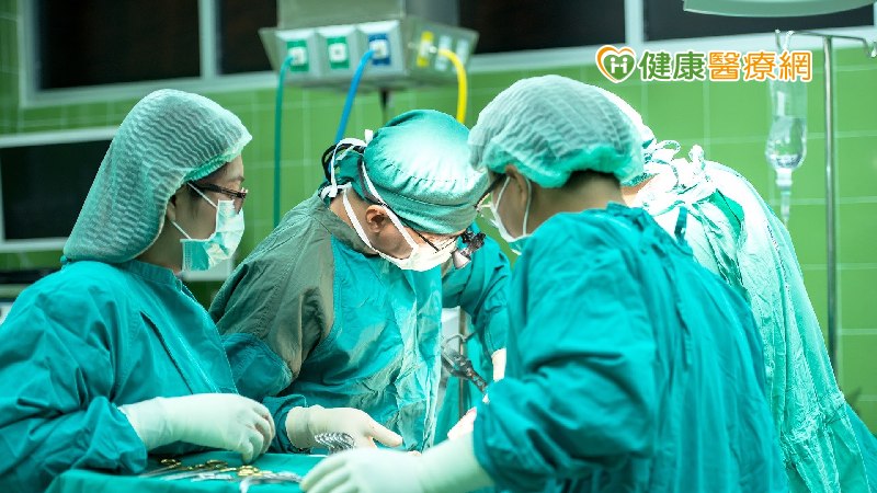 導管主動脈瓣膜置換術不但傷口小、手術時間短，不需使用人工心肺機來進行體外循環，因此病人恢復時間快