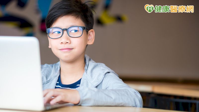 兒童配眼鏡　挑選鏡框時需要注意什麼？ 