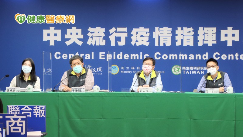 傳染病防治諮詢會預防接種組（ACIP）召集人李秉穎表示，參考加、歐盟、英等研究發現，若將施打間隔延長為6~14周後，保護力不會下降，也不影響抗體生成，且心肌炎發生率明顯減少。