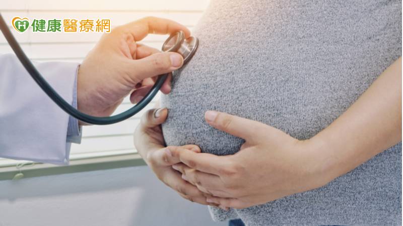 36歲女腎臟移植後懷孕　定期產檢順利自然產