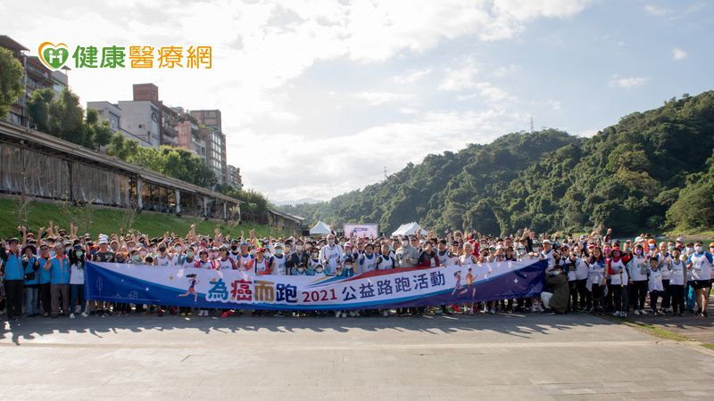 抗癌全壘打！台灣巨砲陳金鋒攜手癌友　為癌而跑