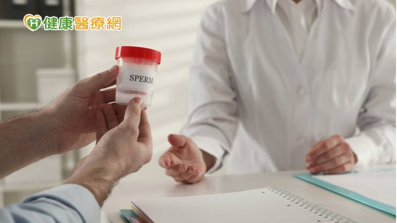 30多歲的年輕夫妻，反覆流產兩次無法順利維持懷孕，經檢查後發現有少弱畸精症候群的症狀故導致不孕，因此建議做試管嬰兒，並幫先生檢驗精蟲DNA碎片測試，發現高達52%異常（正常值為<30%）。後來太太總共取10顆卵，並考量病人精蟲DNA碎片比例過高，故採用一半做體外人工受精，一半做單一精蟲顯微注射術，避免受精率過低無卵可用，隨後太太順利懷孕成功生下一名健康的男寶寶。