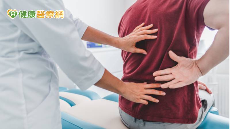 彎腰穿褲「喀」一聲　竟是「腰椎椎間盤破裂」