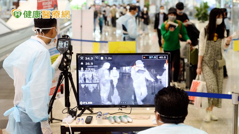 事實上，病毒於防疫旅館中擴散，及機場清潔人員染疫的事件，國際間時有所聞，專家也整理了一些國外經驗來跟民眾分享。