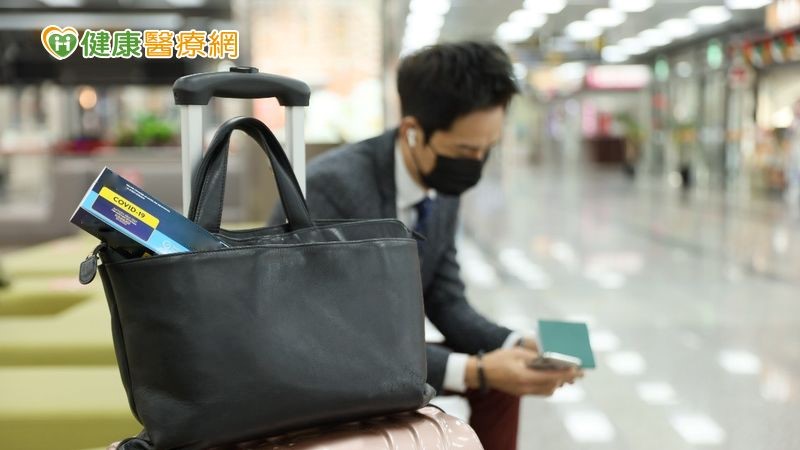 桃園機場群聚感染擴大，提醒民眾積極快篩才能避免染疫而不自知