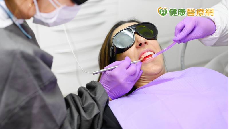 雷射治療牙周病不易痛？　牙醫揭密關鍵原因　