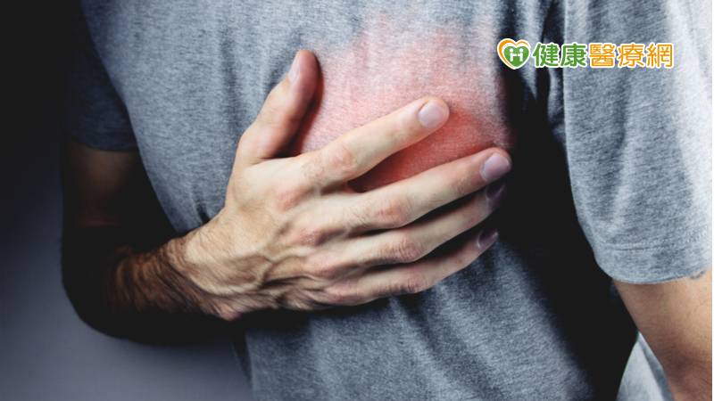 主動脈剝離不只會出現胸痛　醫揭「常見合併症狀」