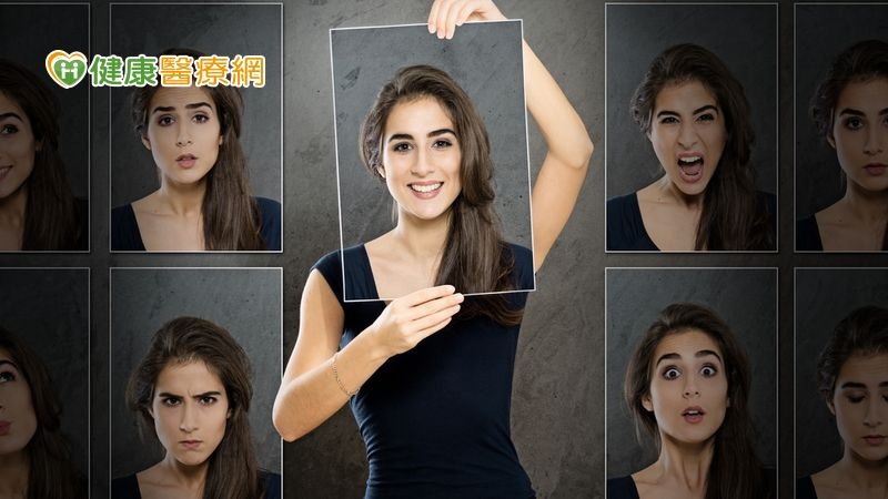 郭興偉心理師強調，使用情感面具非關對與錯，它可能是一種應付人際關係的方式。