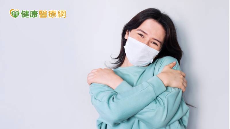 草屯療養院臨床心理師鄭婷表示，無論妳是哪種年紀、揹負什麼角色，都應該趁這時好好的關愛自己、成為自己。跟自己說「我重要、我值得與我可以」，帶著強韌的幸福體質，繼續面對生活的困難走下去。