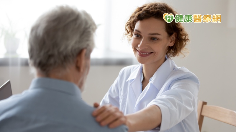 社工也是關懷服務的第一線，為醫病之間重要的溝通橋梁。