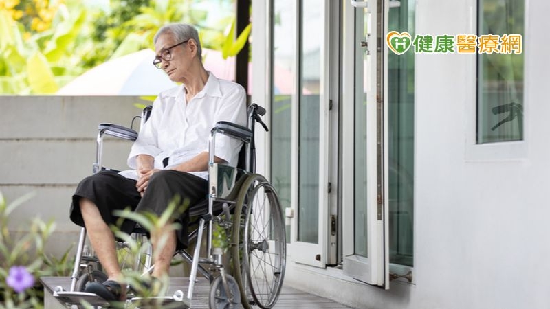 曾獲金鐘迷你劇集男主角的唐川，於去年因為2度中風住院，並因肺部感染持續治療，於13日病逝，享壽69歲。