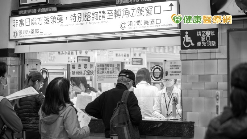 衛生福利部8日公告使用者付費部分負擔調整，並自111年5月15日起正式實施。