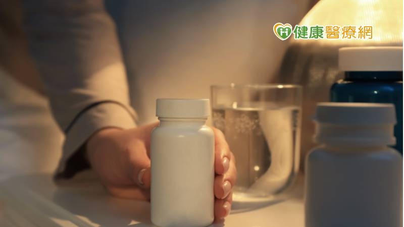 台南市立醫院中醫部醫師王怡婷指出，根據台灣睡眠醫學會的調查，台灣慢性失眠盛行率為10.7%。失眠會影響身心健康，增加憂鬱焦慮情形、降低工作效率，在台灣的成人中有失眠經驗者佔了25%，而在女性更為嚴重。