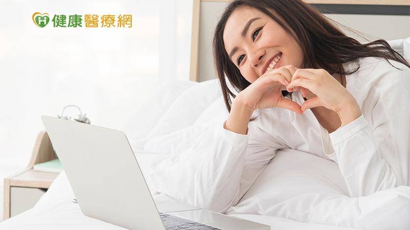 羅惠群表示，居家隔離畢竟都是一人一室，單獨一個人會讓人跟人之間的連結感喪失，容易讓人人進到一種無助、無望的感受。