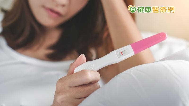 過去民眾常著重在個人體質如何造成不孕，但其實原發性女性不孕症，包括多囊性卵巢症候群（PCOS）和子宮內膜異位症（Endometriosis）等，都與遺傳基因有關。