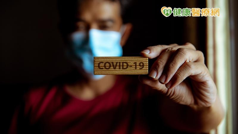 知名科學期刊《自然》（Nature）4月發表的一項最新研究，指出新冠病毒可能會影響腦部中樞神經系統，造成5種與人類感染病毒時的相似症狀，且與感染新冠肺炎死亡者的解剖報告相符。