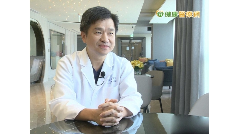 蘇河仰院長指出，現有一種長效緩劑型釋放止痛針劑，打了一針之後，可以維持七天，讓產後疼痛降到最低。