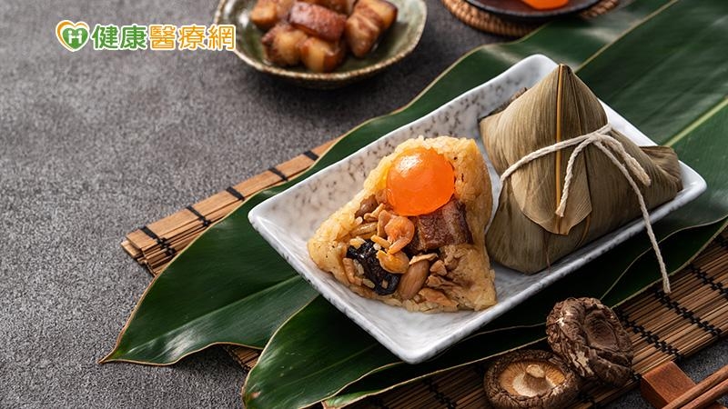 謝曜駿建議，餐後嬰攝取拳頭大小或碗裝8分滿的水果來幫助消化。