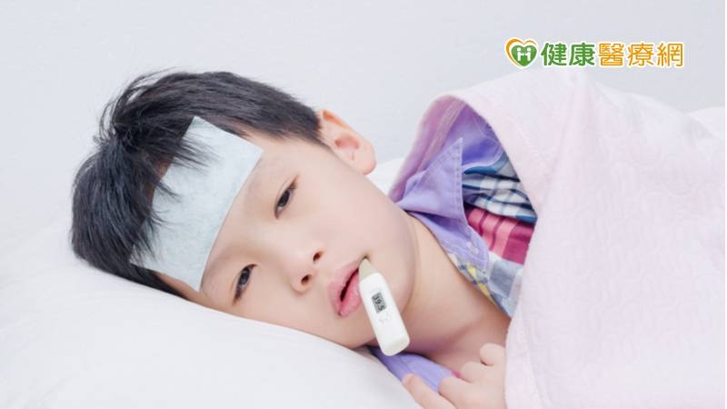 若家中孩童染疫，除了隨時觀察病情變化外，可善用西醫及中醫之視訊醫療資源，以得到及時的診治。