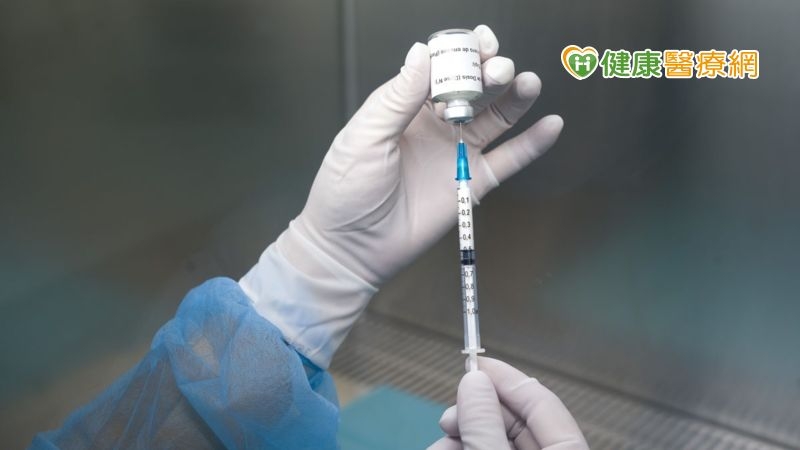 賽諾菲（Sanofi）和葛蘭素史克（GSK）在對其第一代候選疫苗進行法規監管審查的同時，也開發了他們的次世代追加劑候選疫苗。