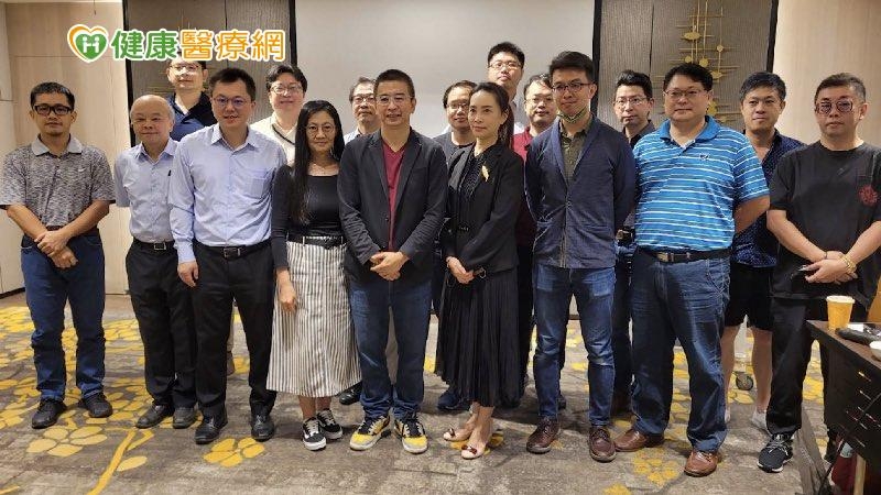 台灣精準健康暨毒理基因體學會於2022年6月正式成立，選出 15 位理事及 5 位監察人，由中央研究院統計科學研究所陳璿宇博士當選第一屆理事長。