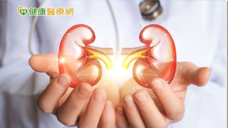 台灣仍然在疫情流行的高峰期，針對洗腎患者，陳永泰主任建議所有腎友都需要施打疫苗，且須施打基礎加強劑及追加劑來增強自身保護力，以減少感染後重症的產生。