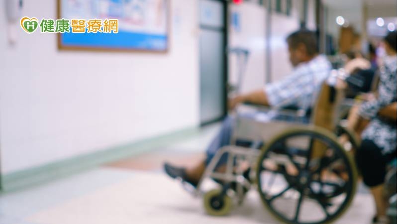 高醫附設中和紀念醫院院長鍾飲文指出，高醫附設中和紀念醫院自2001年開始承接健保署「山地離島地區醫療給付效益提昇計畫（IDS計畫）」