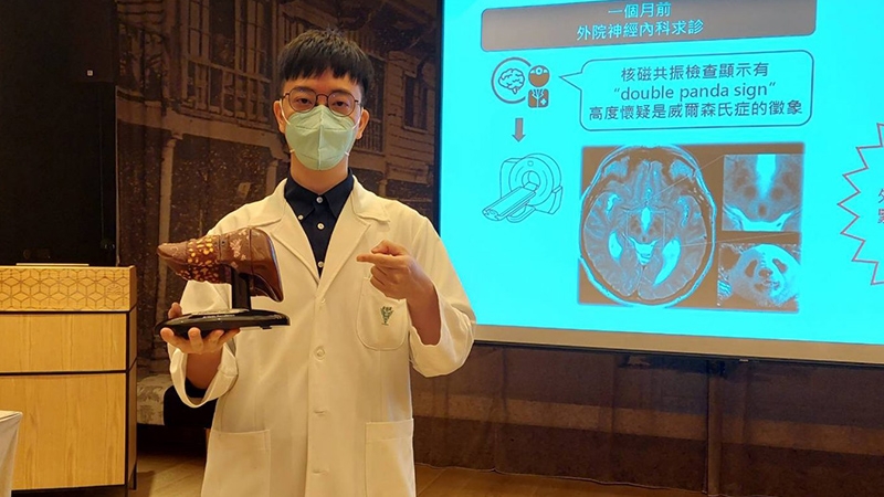 楊畯棋表示，威爾森氏症診斷不易，若延誤診治可能導致肝硬化或動作障礙疾病。 （中華日報記者葉進耀攝）