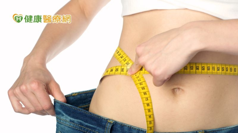 體重過重者想要在夏日瘦的漂亮，除了透過上述服藥、茶飲和刮痧拔罐以外，也能針對腹部、手臂、大腿等常見肥胖區域進行電針或埋線，體質跟體態一併調理，效果更佳。