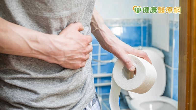 吳宜珍表示，若是有症狀且屬於消化道內進展緩慢、腫瘤尚未轉移且小於1公分的腫瘤，建議可採用內視鏡切除術。