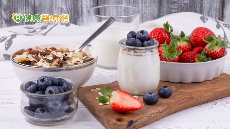 現代人的免疫力差，其實和平日的飲食也大有關係，小朋友染疫要避免「長新冠」後遺症，營養補充非常重要。