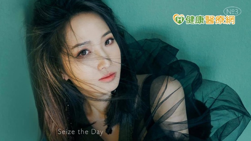 選秀節目《超偶》冠軍出身的歌手朱俐靜，今傳出已於7月3日因乳癌逝世的消息，享年40歲。（圖片來源：朱俐靜 Miu Chu粉絲專頁）