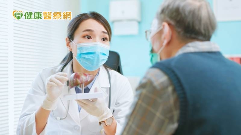 根據衛福部估計全台約有180萬B肝帶原者，這些人一定要定期每半年追蹤一次，一有異狀即可早期治療，避免走到肝癌晚期才發現的命運