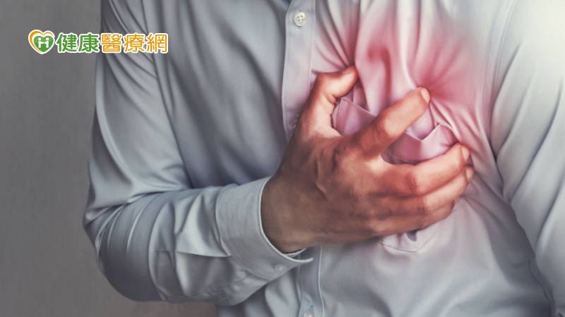 當氣溫高低起伏過大，本身如果經常菸不離手，或是三高患者，更是心肌梗塞的高風險群，也容易產生急性心肌梗塞。