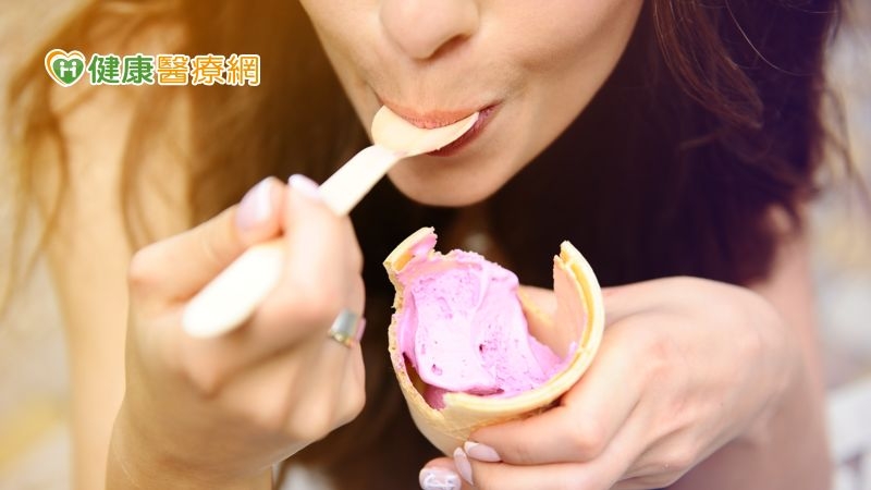 其實有子宮肌瘤的患者，夏天不適合大量吃冰或是豪飲冰啤酒，那如何才能達到真正消暑的目的呢？