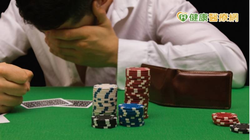 臺北市立聯合醫院松德院區臨床心理科臨床心理師徐士閎說，嚴重影響日常生活及造成財物損失的賭博稱作「病態性賭博」，更被人熟知為「賭博成癮」。