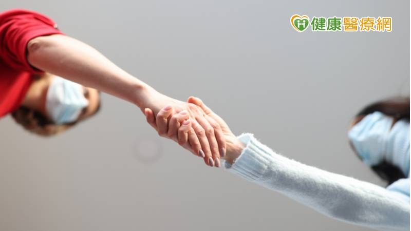 雙和醫院多年來配合政府醫療外交政策，於2013年起辦理「駐馬紹爾群島共和國臺灣衛生中心計畫」，派遣醫護人員前往我國友邦馬紹爾群島服務