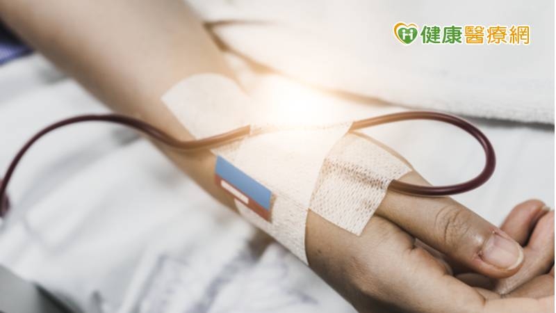 血糖過高影響的不只是身體循環與代謝，嚴重會傷及大腦神經，郭啟中醫師表示，糖尿病人千萬不要以為吃得少甚至不進食，血糖就不會升高。