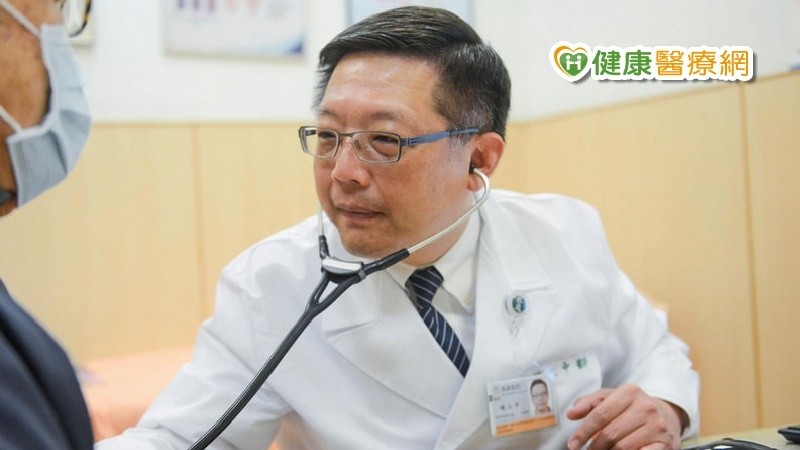台北慈濟醫院心臟血管外科諶大中主任看診示意照。