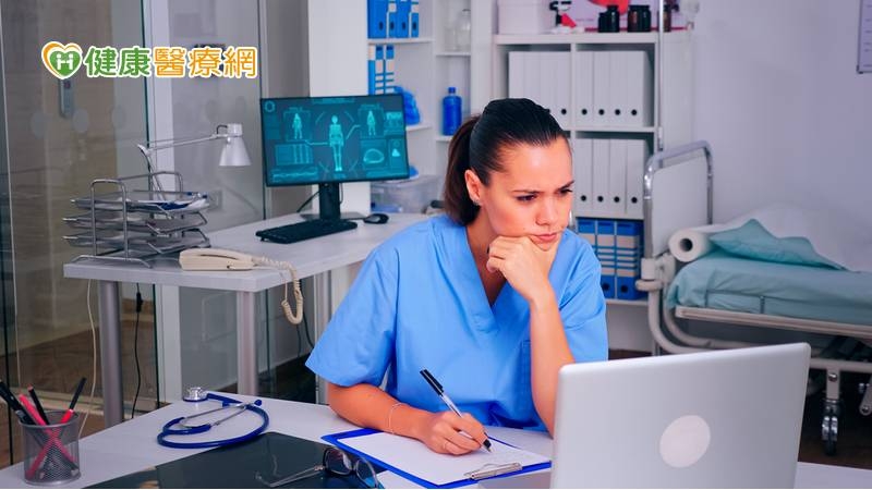 臨床試驗研究團隊是由計畫主持人作為研究團隊的領導，而臨床研究護理師則協助臨床試驗活動之進行，是研究團隊中不可或缺的角色。