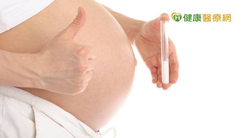 可以做「人工授精」，把精子放入子宮腔提高受孕機率；萬一還是不順利，婦女輸卵管不通或其它原因，可申請政府試管嬰兒補助，減輕經濟負擔。