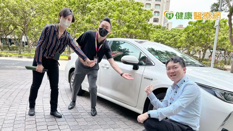臺灣AZ規劃永續商務乘車計畫，員工可透過減碳優步(Uber Green)乘坐對環境友善的油電混合車與電動車。（圖／健康醫療網提供）